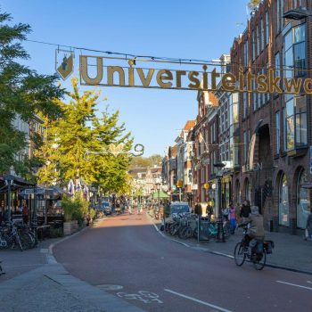 Straatbeeld Voorstraat in Utrecht
