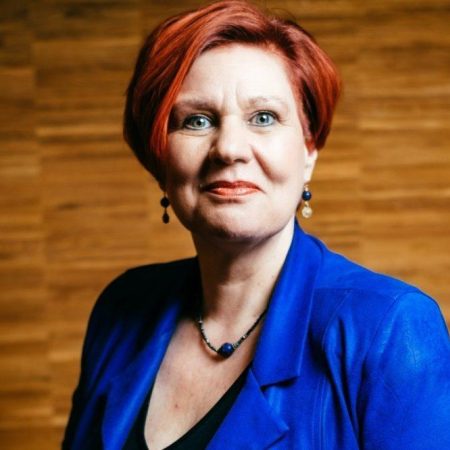 Portretfoto van Ruth Peetoom